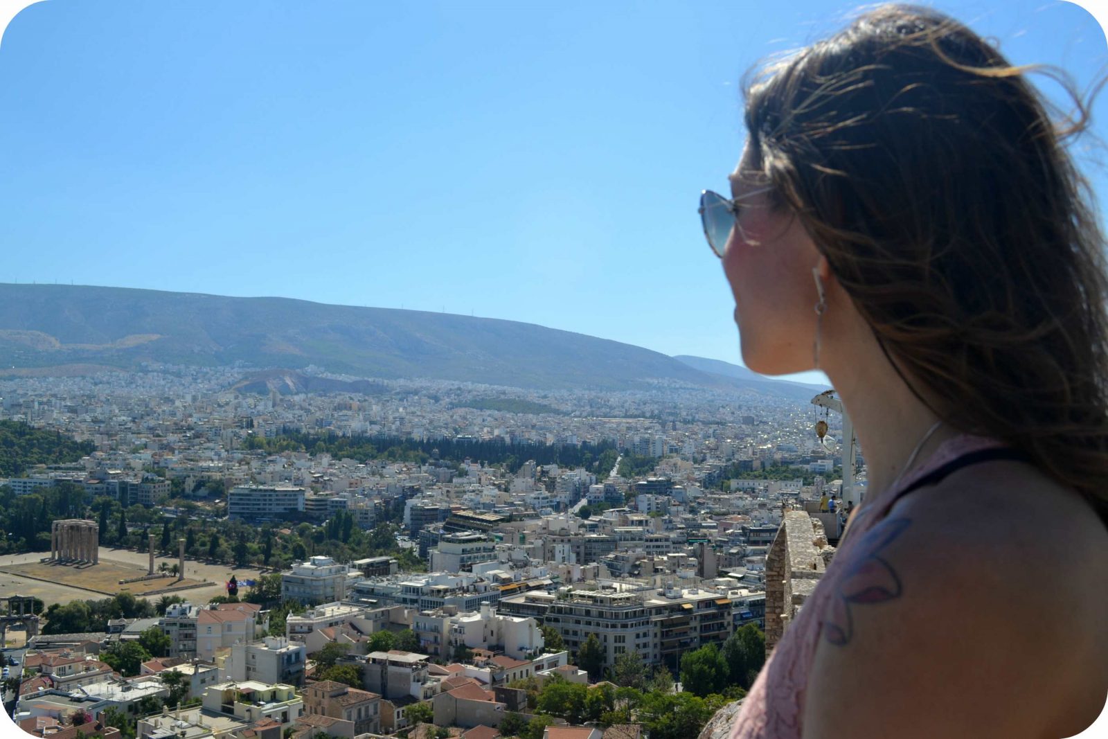 Vista de Atenas e do Templo de Olympian Zeus